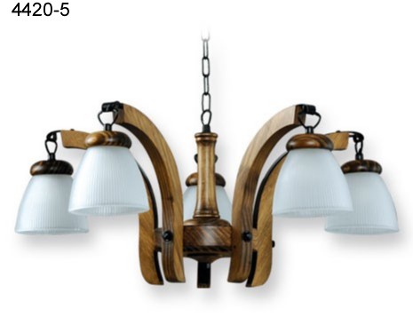 VO Iluminación: Arañas en Madera