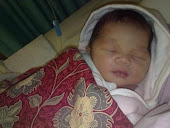 5 hours afta Newborn (11.11.10)