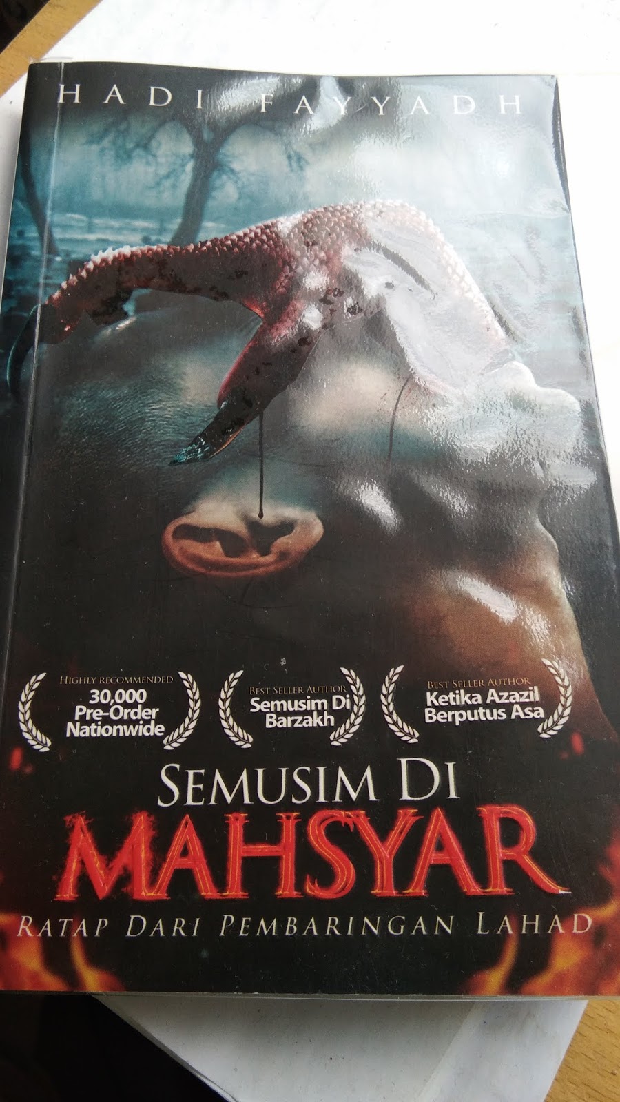Patung Beruang Book Review Semusim Di Mahsyar .di owlagu format mp3 secara gratis, streaming semusim kita bersama hanya di owlagu. book review semusim di mahsyar
