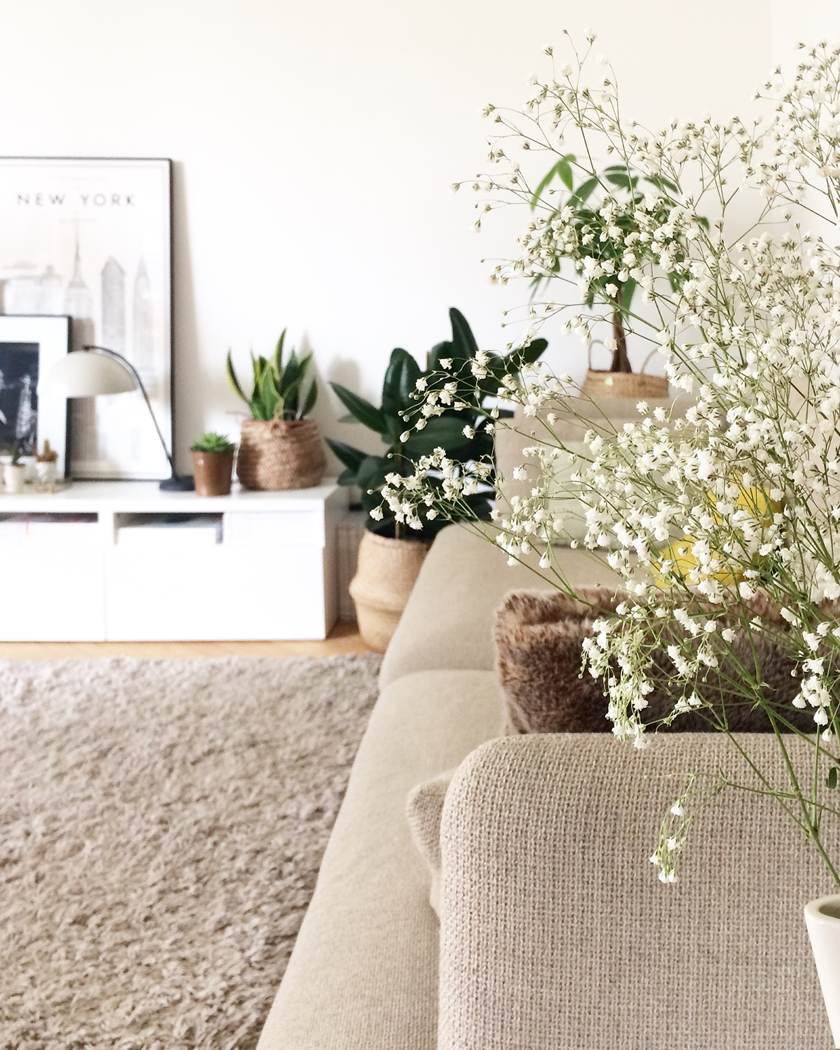 ilaria fatone _ chez moi _ white natural light living-room