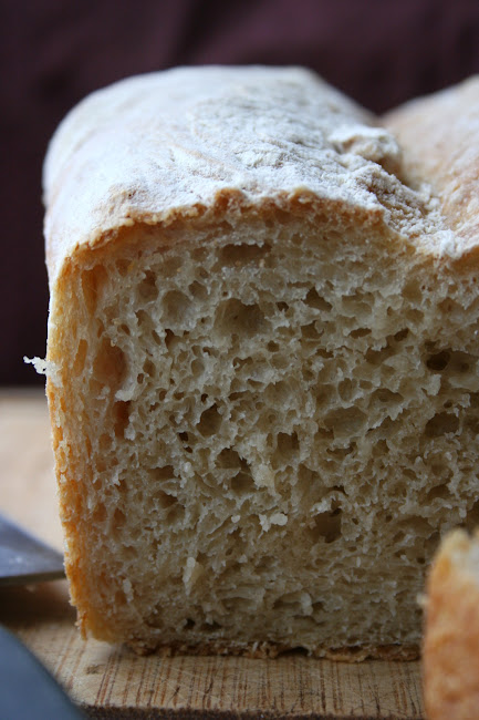 Chleb foremkowy z przedziałkiem