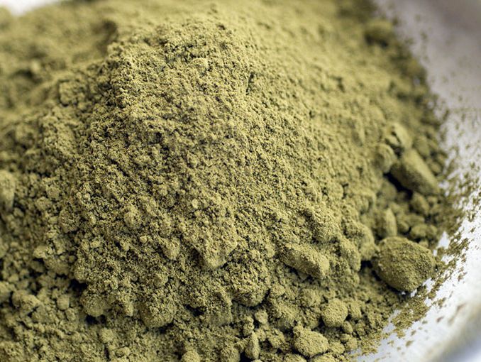 ¿Qué es la henna, qué beneficios tiene y cómo se aplica?