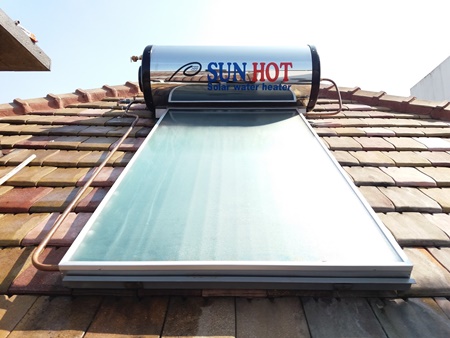 jual dan pasang water heater tenaga surya merk sun hot