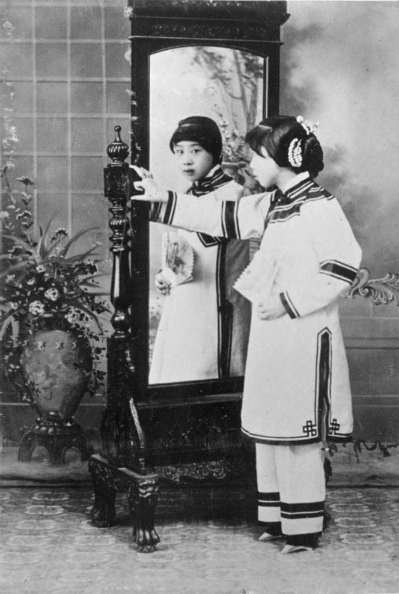 Bound To Be Beautiful 30 Scary Vintage Photos of Chinese Women With