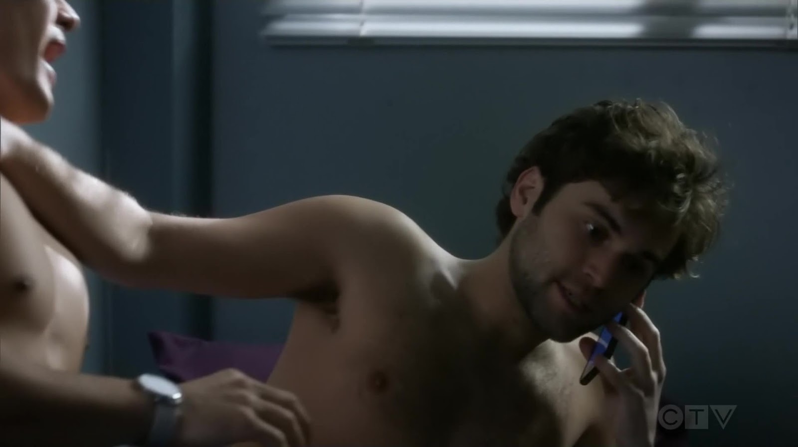 Alex Landi and Jake Borelli shirtless in Grey's Anatomy 15-16 "Bl...