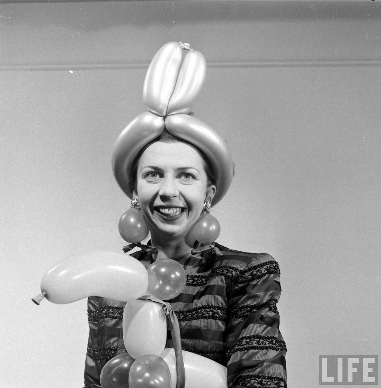 Funny Photographs From a Balloon Animal Party in 1948 vintage everyday