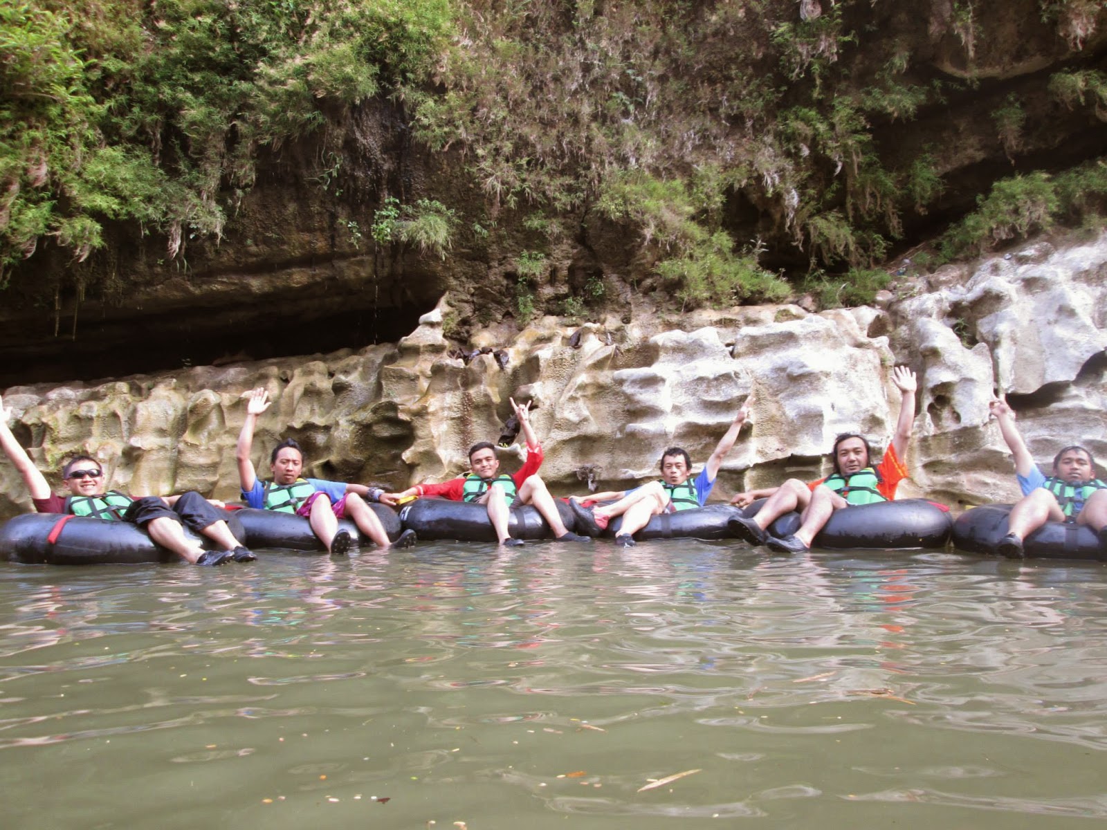 Guide Gunung Cave Tubing Goa Pindul Dan Sungai Oyo