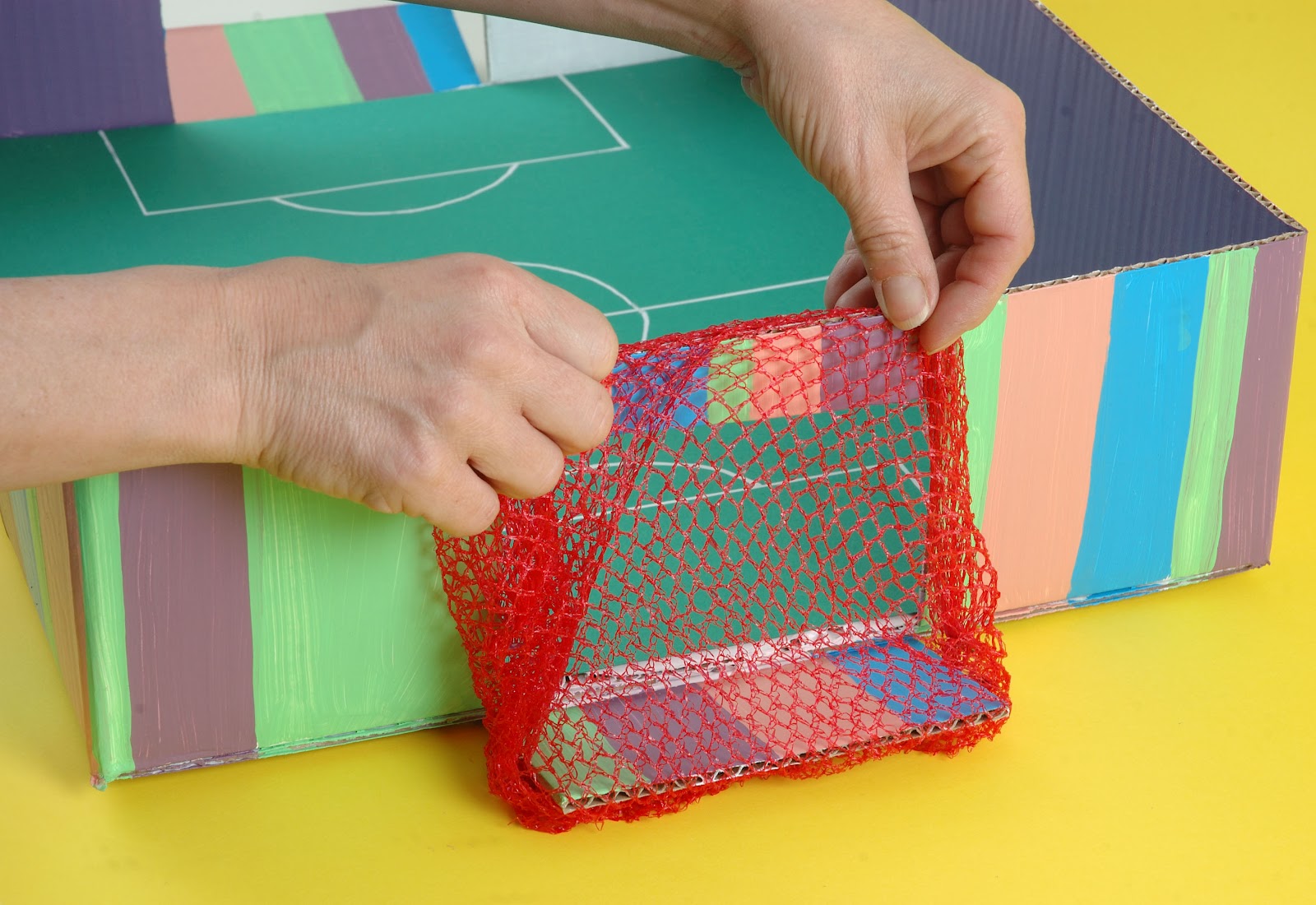 El Taller de Pepa: UN FUTBOLÍN HECHO EN CASA