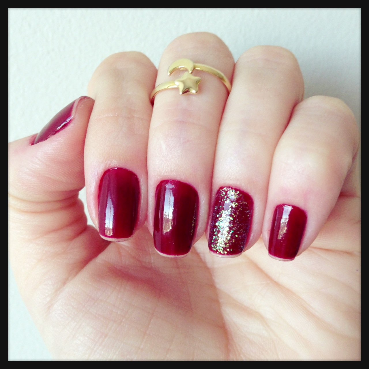 Delírios de Paty: Unhas da Semana: esmalte vinho, com filha única de ...