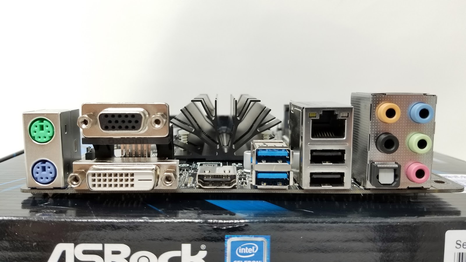 後ろへ向かって前進 Act.2: [買った]ASRock・J4105-ITX(Gemini Lake