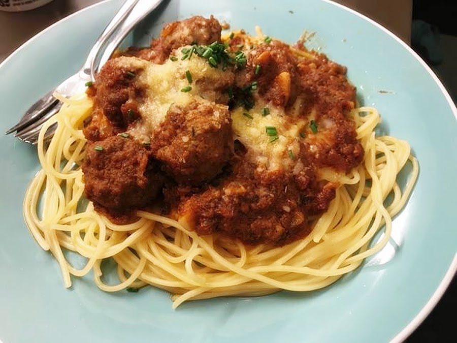 Cara Membuat Spagheti Meatball dan Mozarella Cara Membuat Spagheti Meatball dan Mozarella