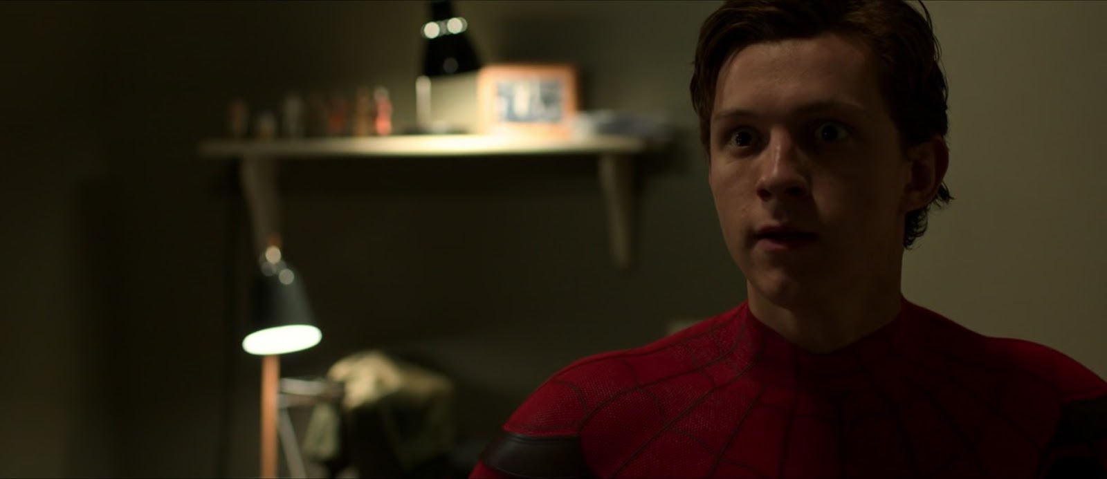 человек паук возвращени елмой. питер паркер возвращение домой. питер паркер человек паук возвращение. питер паркер возвращение домой. питер паркер фильм том холланд.