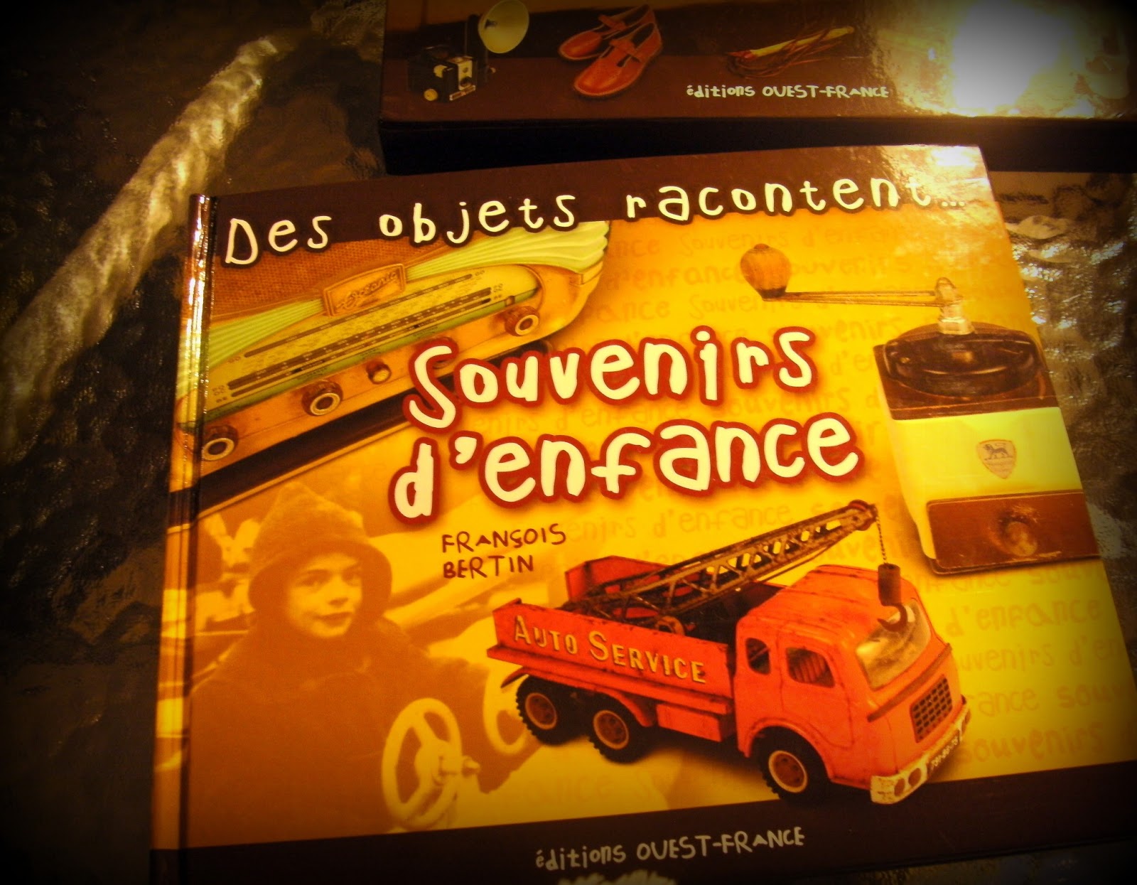 de la fenêtre à la porte, de la vitre à la route.... *Souvenirs d