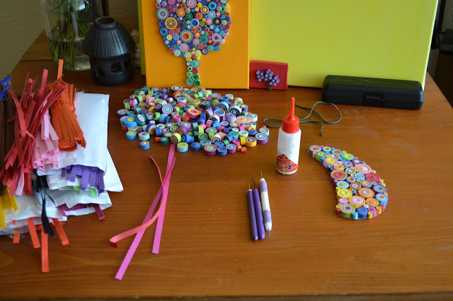Circul Magic Making of: Colier Quilling Curcubeu Fericire Circul Magic Making of: Colier Quilling Curcubeu Fericire