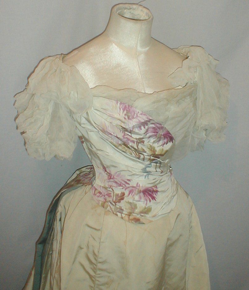 All The Pretty Dresses: 1890's Ball Gown from the House of Worth!