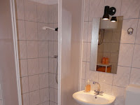 elegant bathroom designs for small spaces