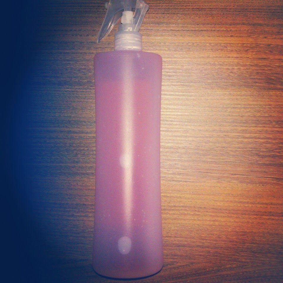 Beauty Avenue Cómo preparar agua de rosas DIY // How to make roses