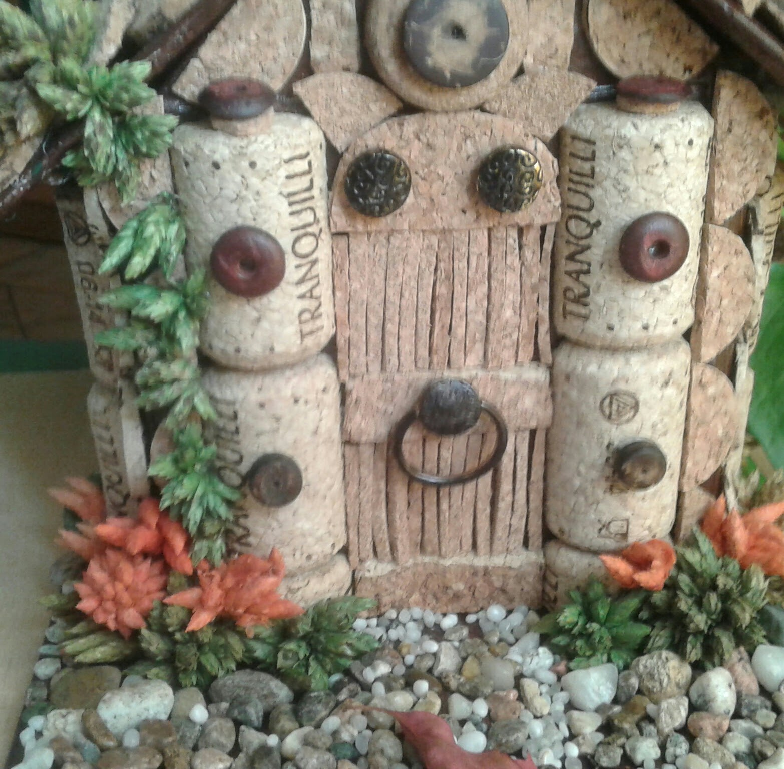 -Casetta con tappi di sughero ~ Centomilaidee