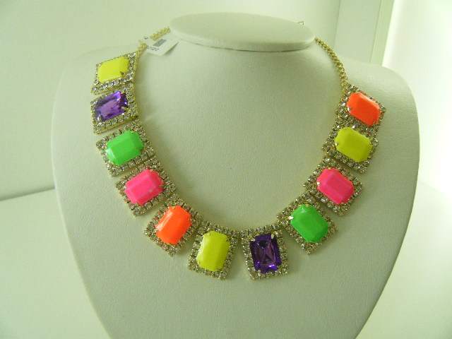  Maxicolares Resinas Belo Exemplo De Statement Necklace