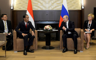 Presiden Indonesia Joko Widodo (Jokowi) dan Presiden Rusia Vladimir Putin