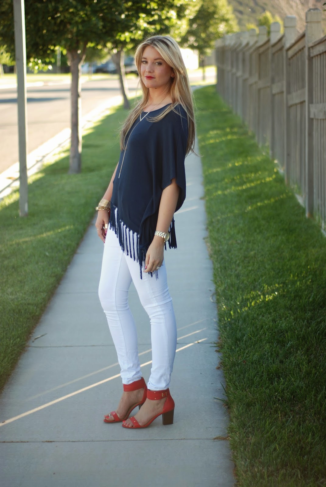 RED, WHITE & BLUE WHAT SHE WEARS LINK UP | The Red Closet Diary