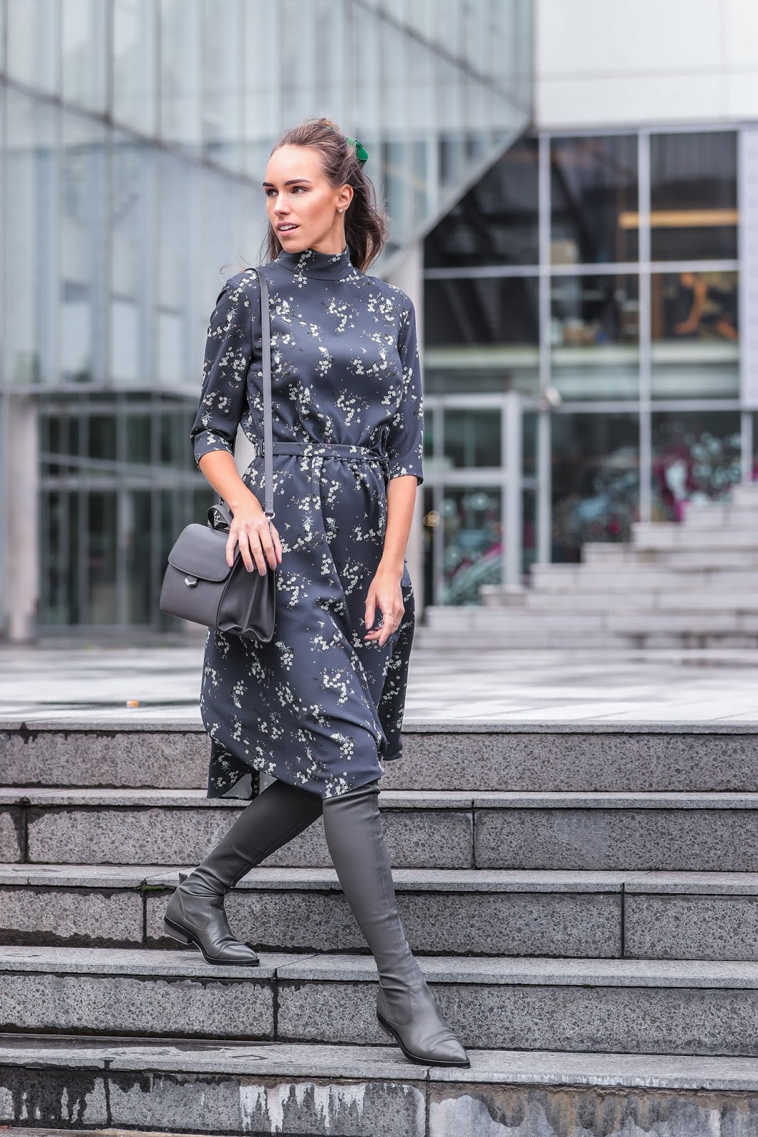 5 STYLISH HEAD TO TOE GREY OUTFITS Kristjaana