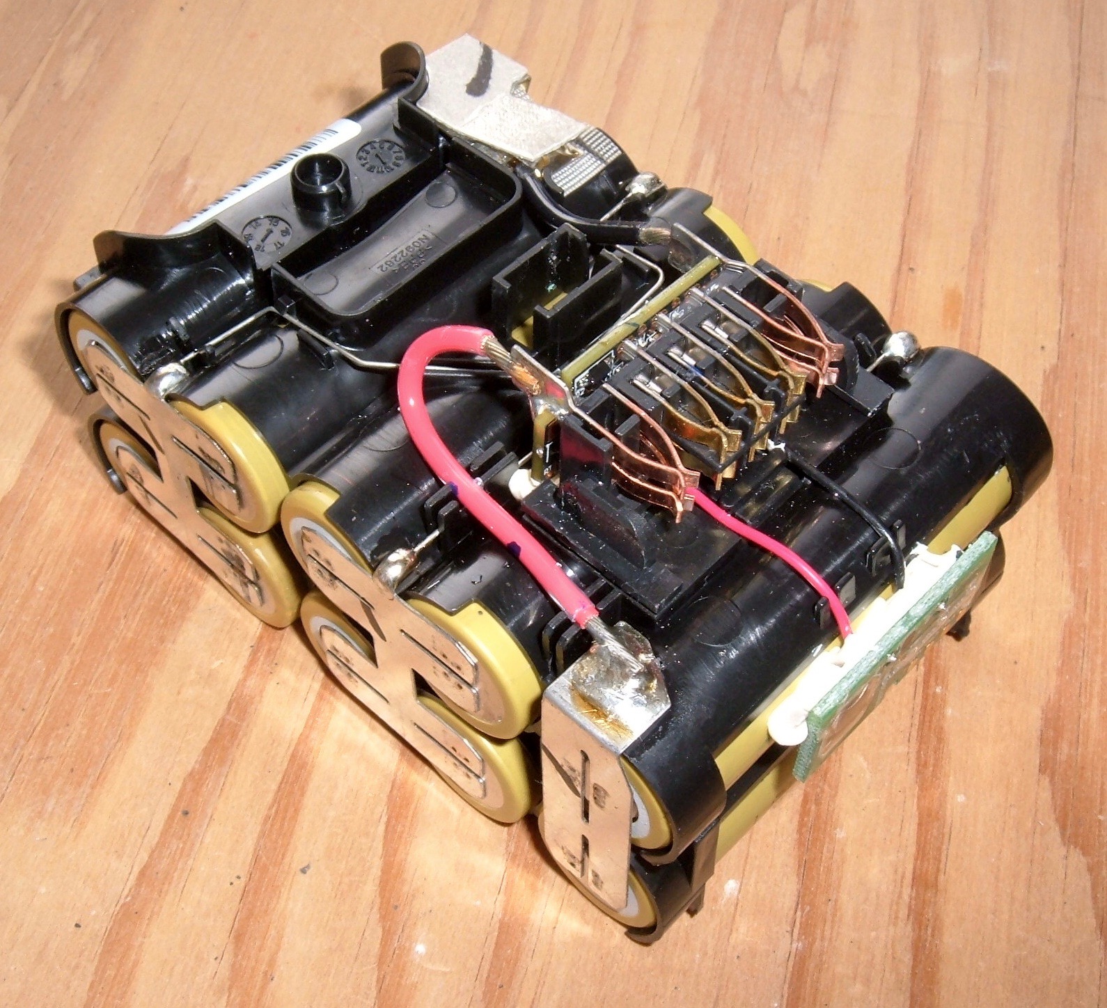 Syonyk�s Project Blog DeWalt 20V Max 3.0Ah Battery Pack Syonyk�s Project Blog DeWalt 20V Max 3.0Ah Battery Pack