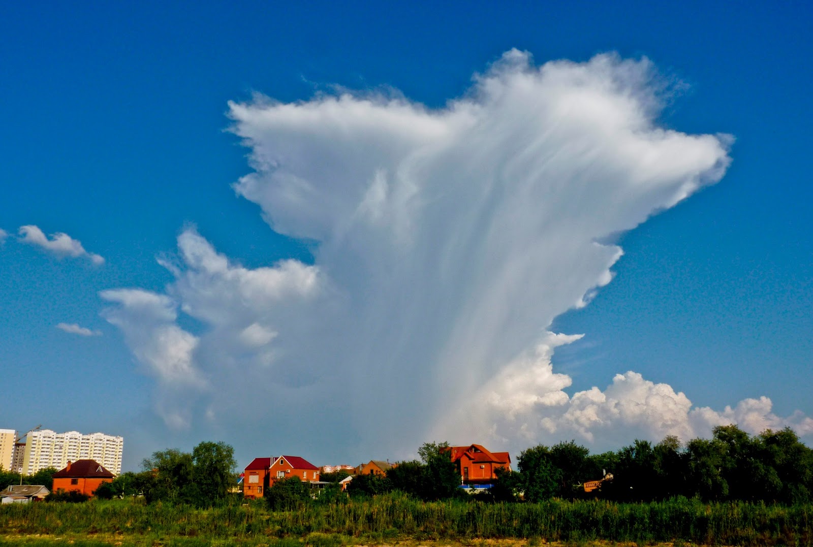 Parking cloud. Парк Галицкого облака. Парк облаков Краснодар. Облака над Краснодаром. Спиральные облака.