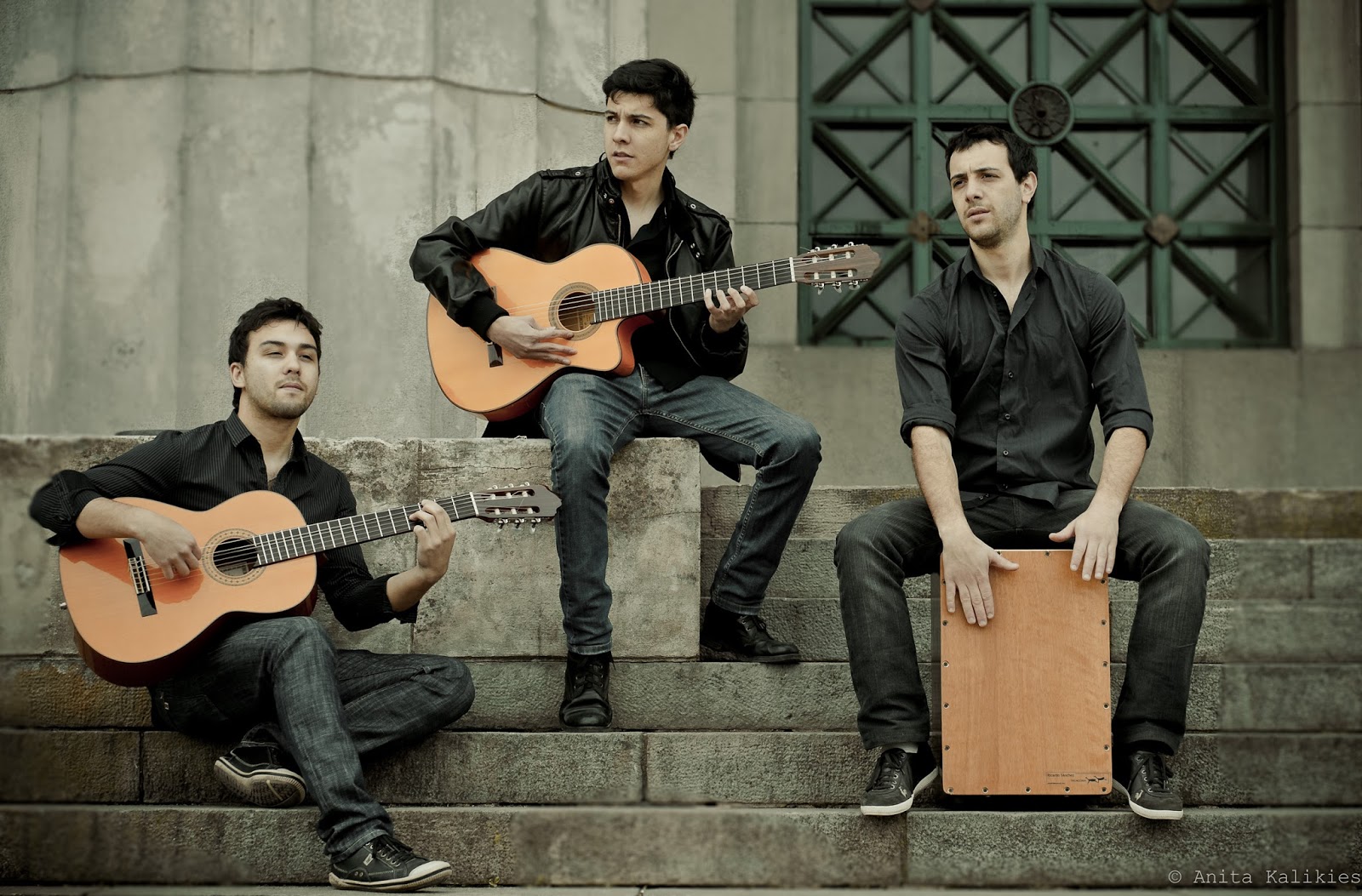 : Entrevista a un trío que se las trae: DOS MAS UNO