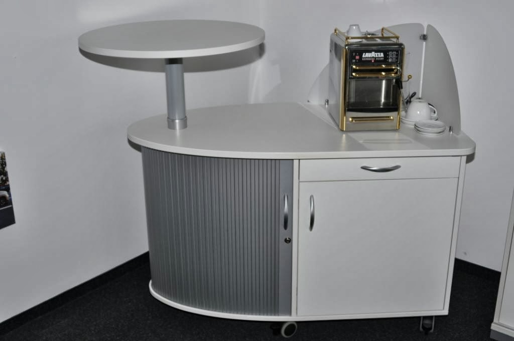 Colour up your office !: Mobiler Kaffeeschrank bei Fiat Deutschland in