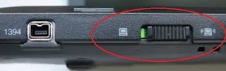 Posisi switch ada di depan atau disamping laptop. Untuk menghidupkan WiFi maka switch di geser ke kanan.