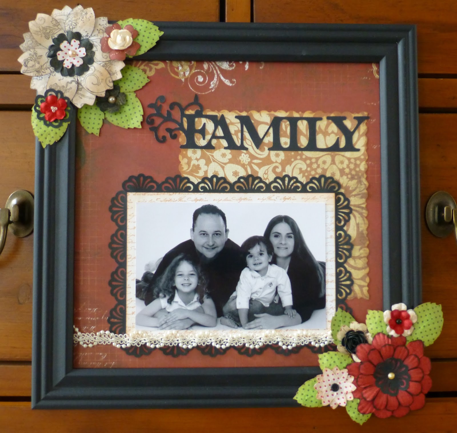 Bonjour Scrap ! A family frame