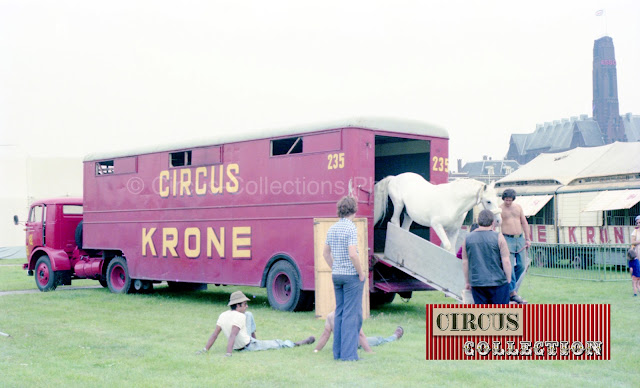 le camion bétaillère des Chavaux du Circus Krone 