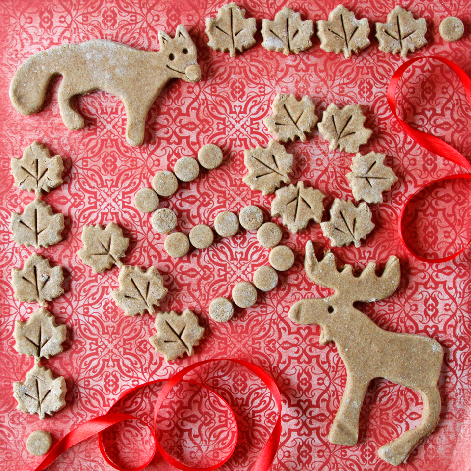 Dalmatian DIY {RECIPE} Maple Cinnamon Apple Canada Day Dog Treats