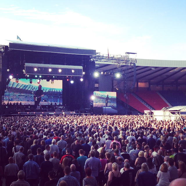 SHORTBREAD & CHAMPAGNE BRUCE SPRINGSTEEN AND THE E STREET BAND