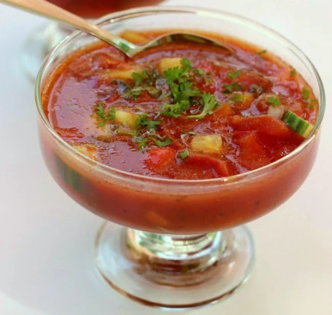 Easy Gazpacho:  Quick and easy cold soup perfect for an appetizer or light lunch! Gluten-free! #soup #gazpacho