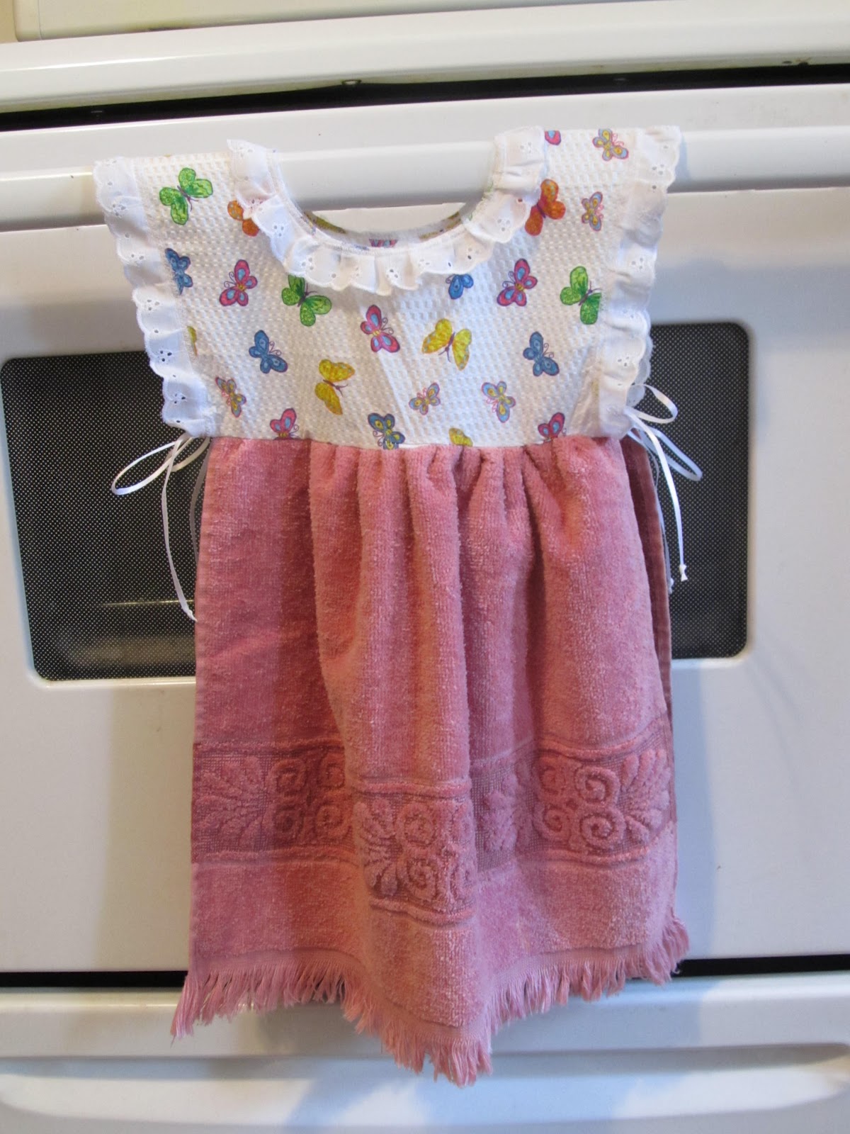 the-busy-bee-s-kitchen-towel-apron