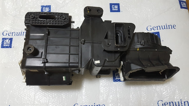 Vỏ hộp giàn lạnh điều hòa xe Lacetti EX chính hãng GM Vỏ hộp giàn lạnh điều hòa xe Lacetti EX chính hãng GM