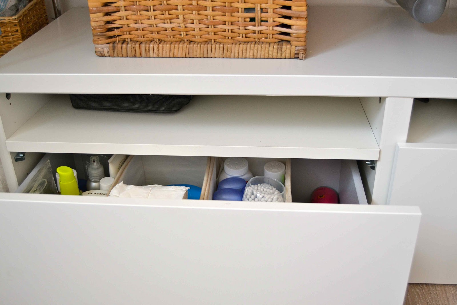 Oro y Menta Mueble baño Ikea hackBathroom Ikea hack