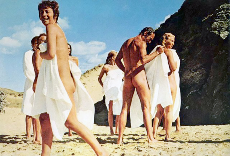 Nude Alain Delon.
