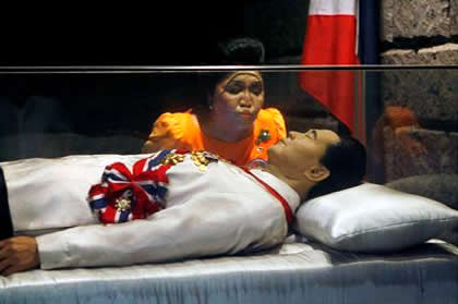 Ferdinand Marcos in glass coffin