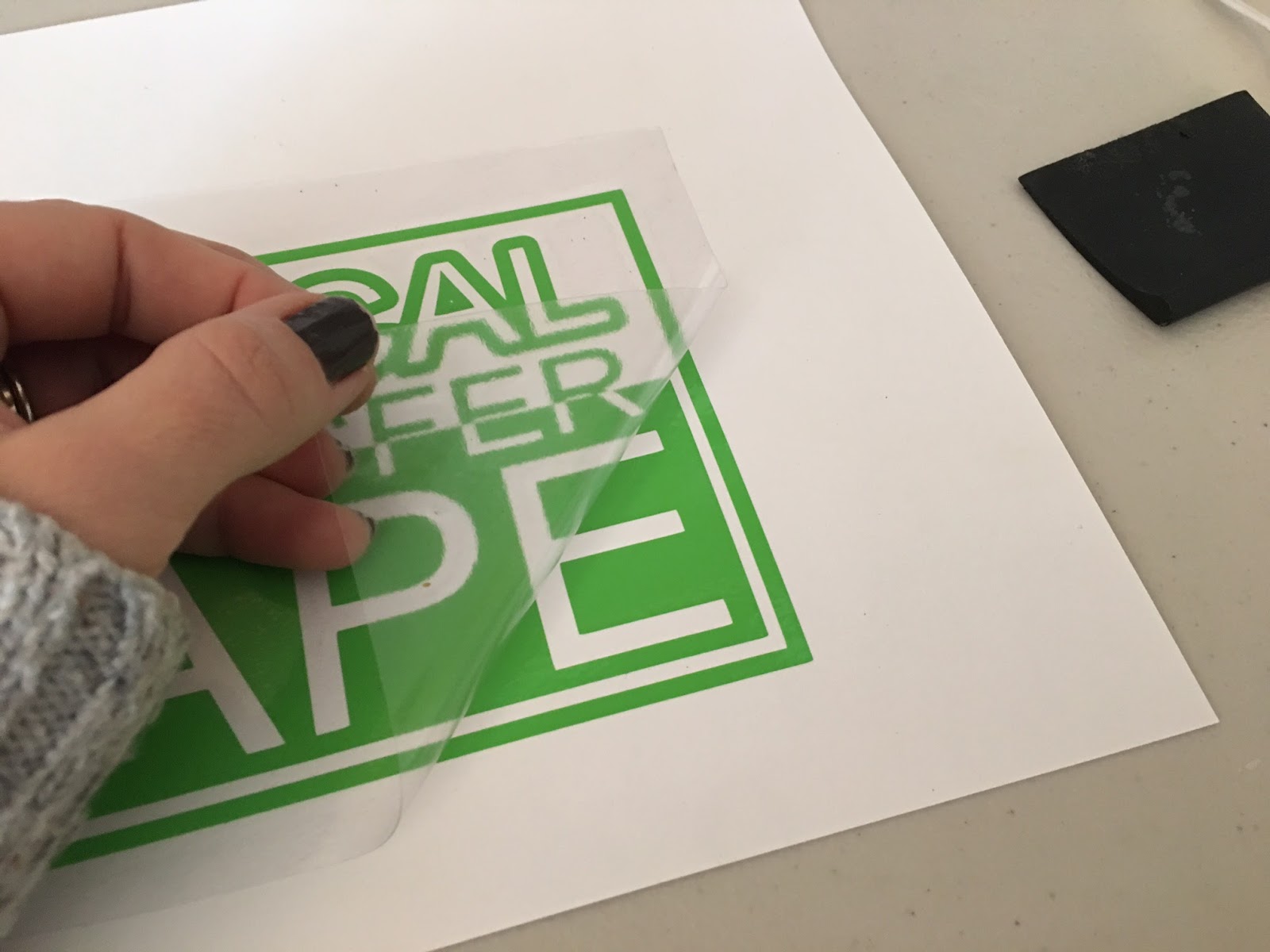 best-transfer-tape-for-oracal-vinyl-651-and-631-review-and-tips