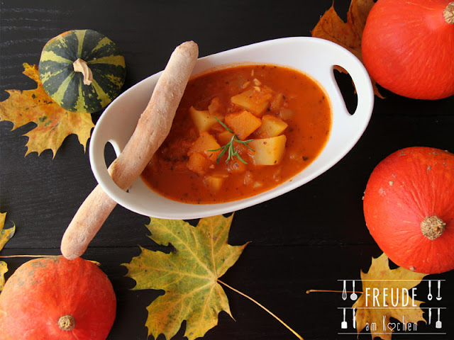 Erdäpfel (Kartoffel) Kürbis Gulasch - vegan - Freude am Kochen