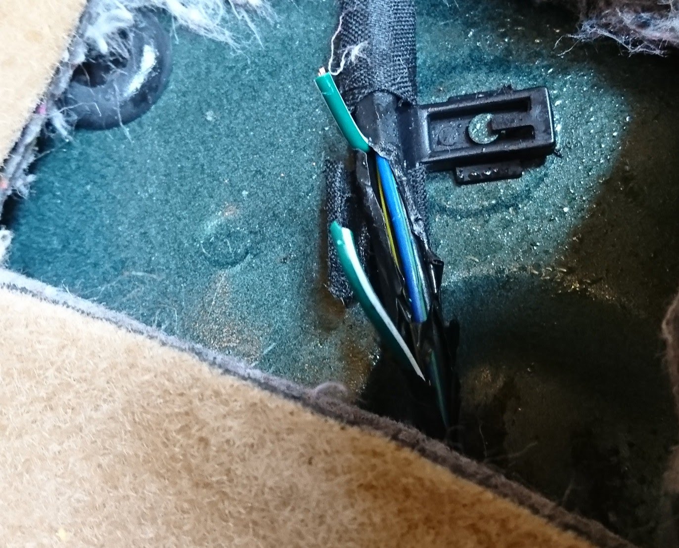 Urban Trailseeker Jeep Cherokee XJ Fuel Pump KillSwitch