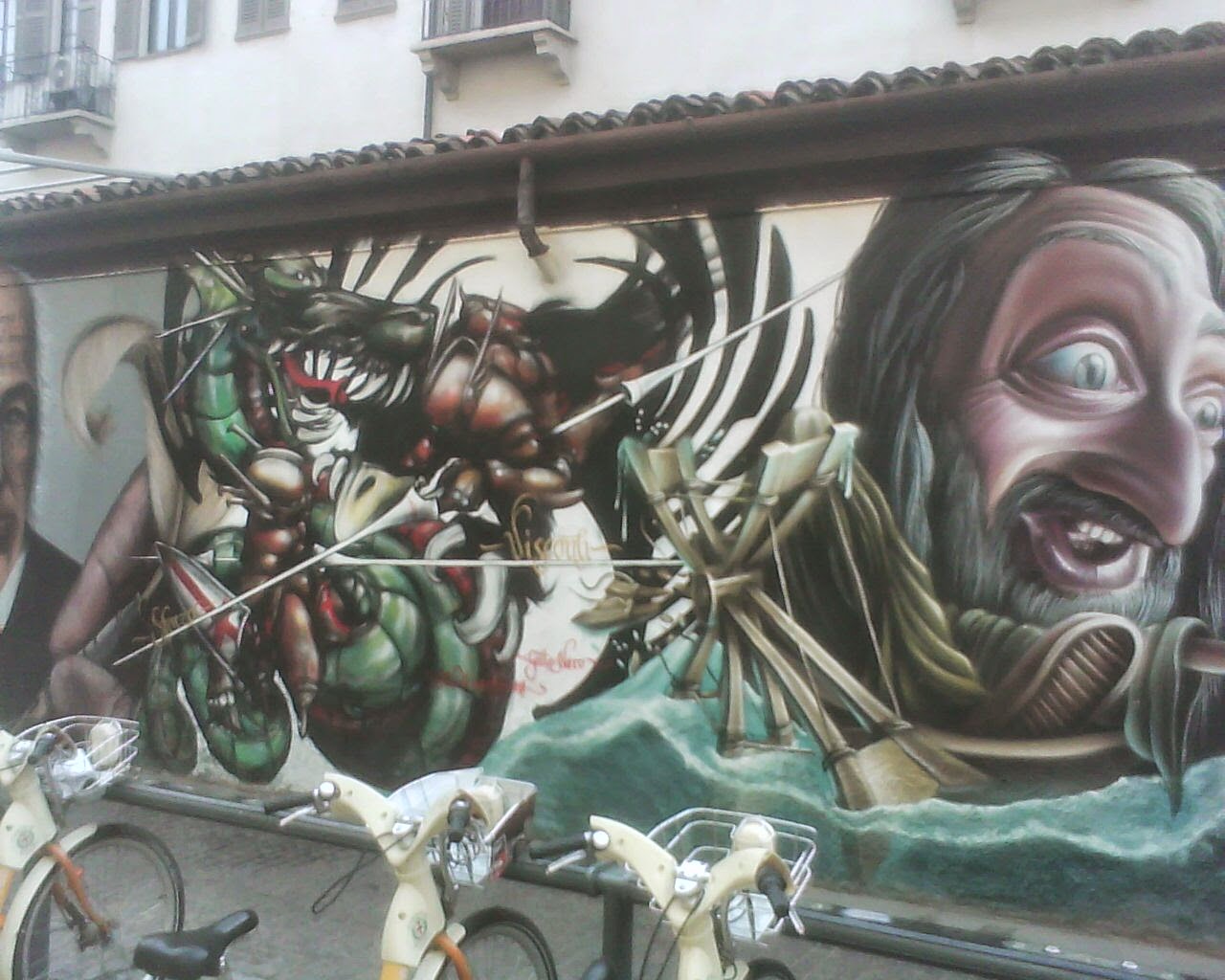 GRAFITI  IN  ST  LORENZO  MILAN