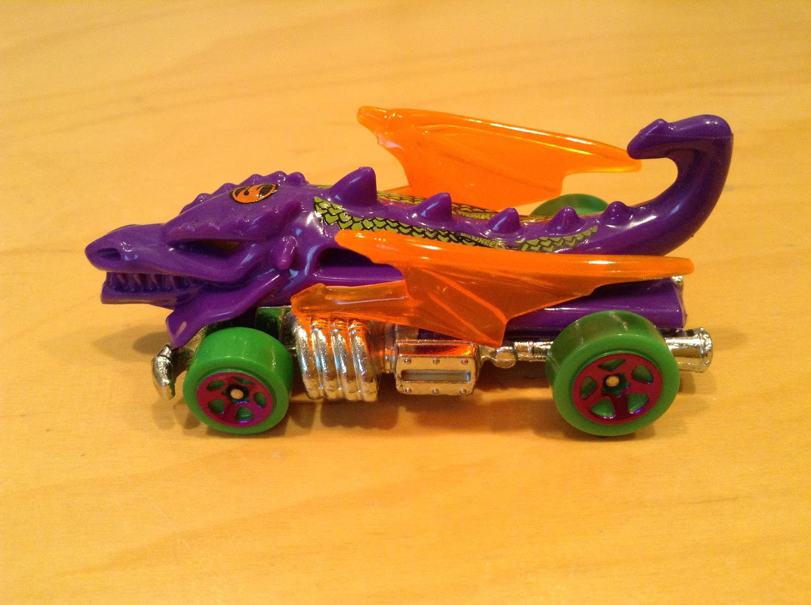 Машинка хот Вилс Dragon Blaster