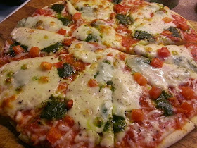 Dr Oetker Ristorante Mozzarella Pizza Review cheese and tomato
