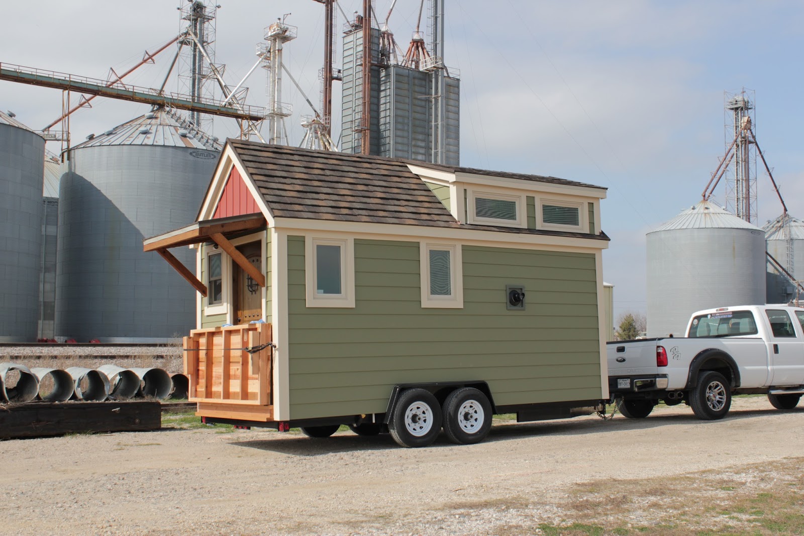 TINY HOUSE TOWN The Stopover By Tiny Dream Homes To Go