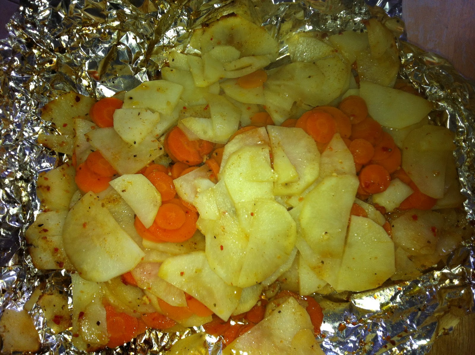 HRM CREATIVE BBQ Pocket foil roasted potatoes and carrots