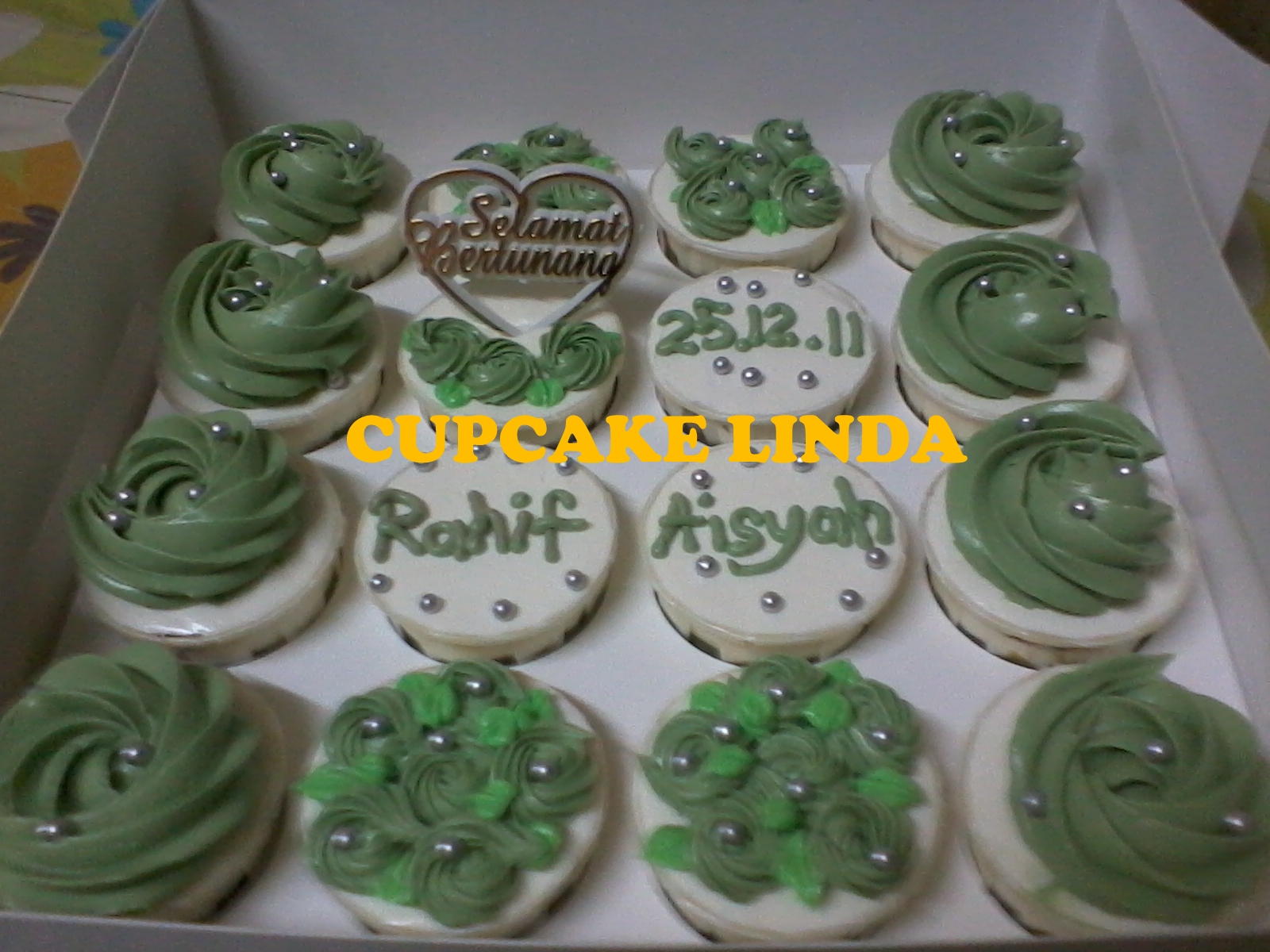 CUPCAKE LINDA CUPCAKE UNTUK HANTARAN 16 PIECES